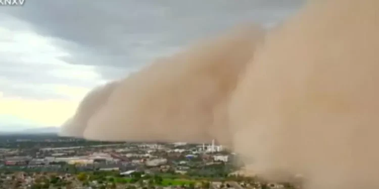 Tormenta de arena «oscureció» Phoenix dejando a miles de personas sin electricidad