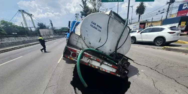 Cae pipa a socavón en la Zaragoza