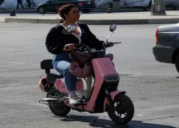 Meten en cintura a motocicletas y bicicletas eléctricas; contarán con osadía de conducir