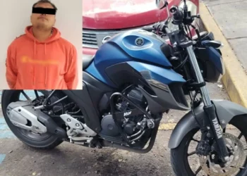 Motociclista atropella a trabajadora de limpia embarazada