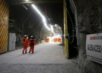 Codelco informa que aria restarían 70 metros para llegar a ubicación de mineros