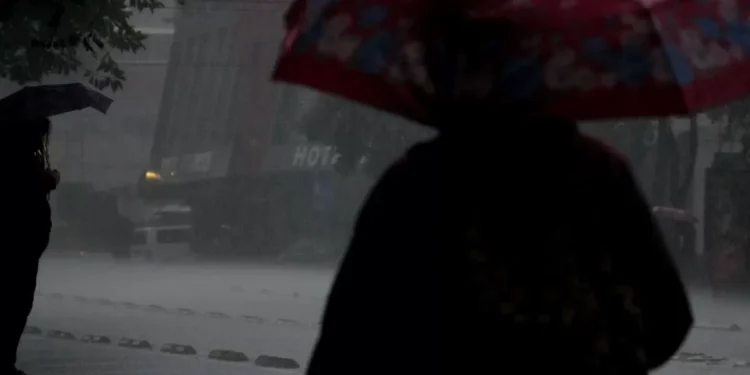 Activan la Alerta Amarilla por lluvias y granizo en la CDMX en plena noche del auillido