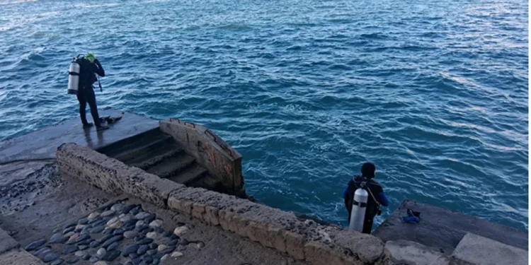 Continúan labores de rebusca por menor de edad muerto en playa de Valparaíso