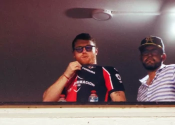 ‘Canelo’ podría sumarse a la boga de famosos dueños de equipos de futbol