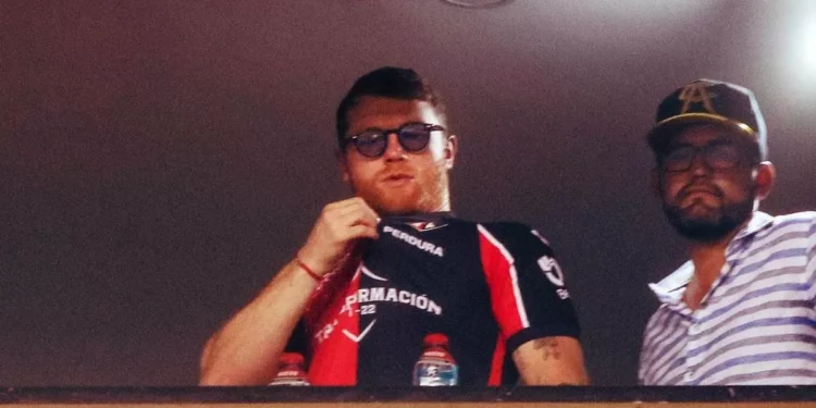 ‘Canelo’ podría sumarse a la boga de famosos dueños de equipos de futbol