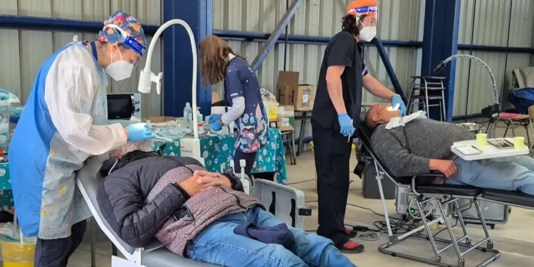 Departamento de sanidad y Dideco llevan atenciones de sanidad a personas en situación de calle en Quillota