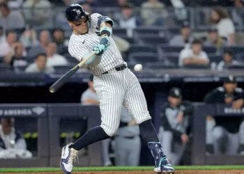 Aaron Judge vuelve a hacer historia en triunfo de Yankees