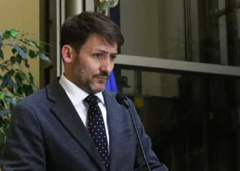 Boric pide la renuncia del ministro Diego Pardow en aire del escándalo por error en tarifas eléctricas