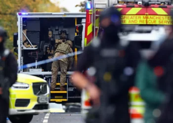 Dos muertos y tres heridos en ataque a una sinagoga en Inglaterra