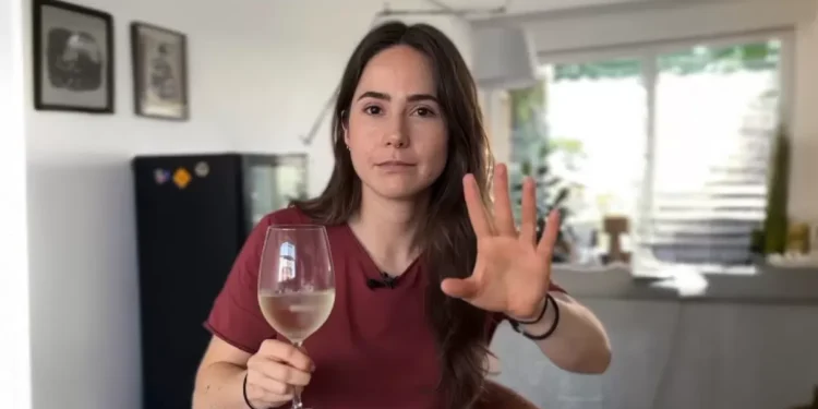 Sofía Atienza, experta en vino: “Es una pena que muchas personas no se animen a tomar una copa de vino con hielo porque creen que están haciendo algo mal, cuando en verdad lo correcto es disfrutarlo de la manera que a cada unidad le guste”
