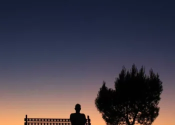 El arte de la silueta contemplativa en Cuenca