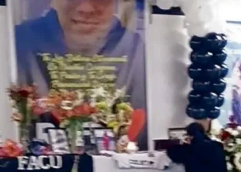 San Antonio despide en silencio al pescador fallecido en Perú