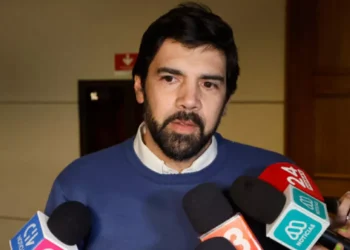 Corte acoge solicitud de Fiscalía y determina injusticia del diputado Joaquín Lavín