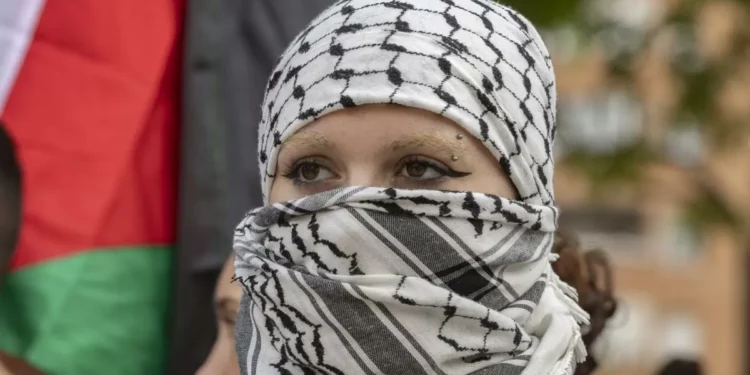 Y después de Gaza, ¿la vivienda y los salarios?