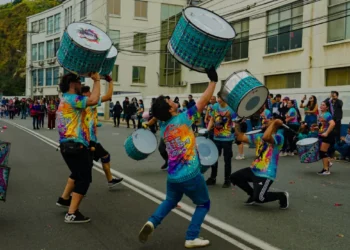 Festival Mil Tambores este fin de semana en Valparaíso convoca a 10 mil artistas y obliga a preliminares especial de limpieza