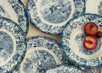 Adiós a la fábrica de porcelana La Cartuja Pickman, símbolo de la cerámica sevillana