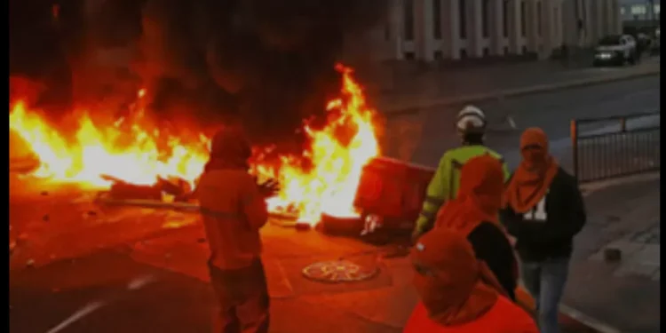 Terminal 2 del puerto de Valparaíso sigue paralizado tras fallido acuerdo entre estibadores y compañía