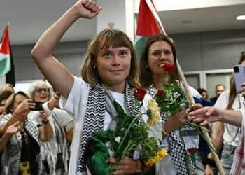 Israel deporta a Greta Thunberg y otros 170 activistas de flotilla humanitaria en atmósfera de denuncias de maltrato