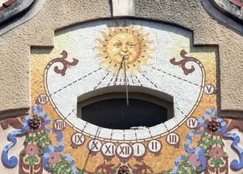 A las dos serán las dos