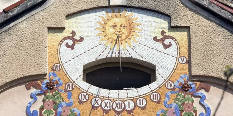 A las dos serán las dos