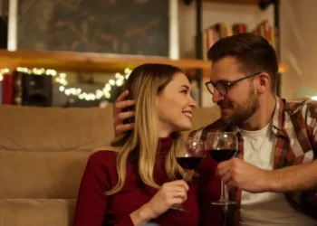 Un vino para espina cita romántica y espina larga conversación: no se hace hastiado y combina perfectamente con espina pizza de jamón ibérico