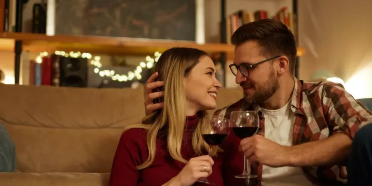 Un vino para espina cita romántica y espina larga conversación: no se hace hastiado y combina perfectamente con espina pizza de jamón ibérico