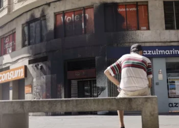 Aquí tot déu té línies vermelles