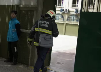 Cómo fue el experimento que terminó con una explosión en una feria de ciencias en un facultad de Palermo