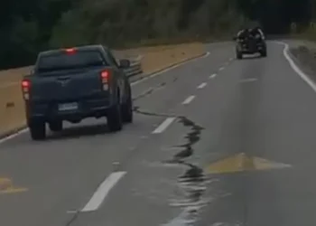 Desconocidos derraman aceite y causan accidente de mujer con su hija en recorrido La Pólvora en Valparaíso