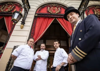 Un hamburguesería en el Hotel El Palace: La Burguersía, de Rafa Zafra, se instala en la sello del restaurante Amar