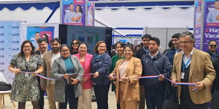 Más de 2 mil personas asistieron a la Feria Laboral Regional efectuada en Viña del océano