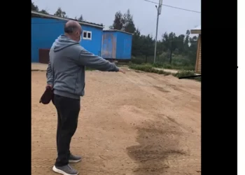 Denuncian grave emergencia sanitaria en escuela de Valparaíso tras rebalse de tumba séptica