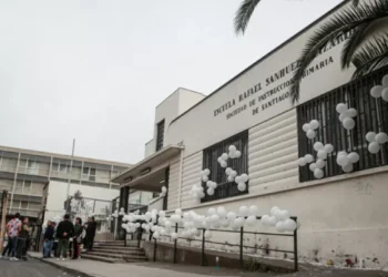 Vecinos de Recoleta realizan cacerolazo para exigir máximo seguridad tras accidente donde falleció menor