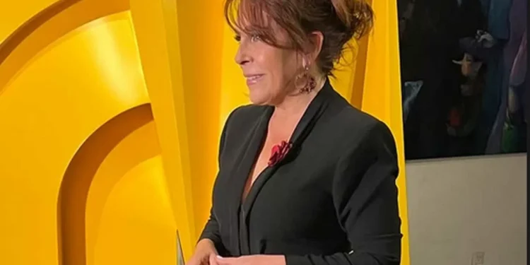 ‘Me va conducir a la Academia’: Fernanda Familiar, entre los 6 galardonados con medalla Summa cum laude 2025