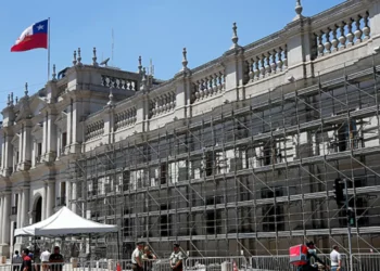 Municipalidad de Santiago ordena paralización inmediata de obras en La Moneda por no comunicar con permisos