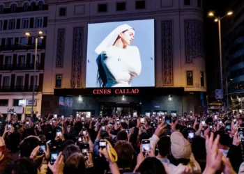 Rosalía, también en la Tierra