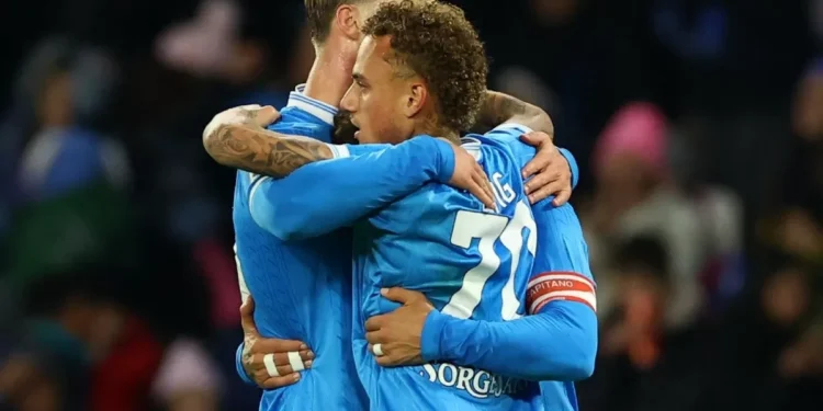 Napoli es nuevo líder provisional en Serie A