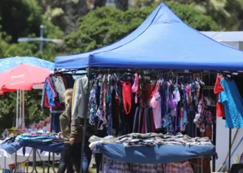 Viña del Mar reactiva ordenanza que multa tanto a ambulantes ilegales como a quienes les compren