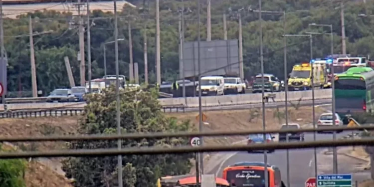 bajo accidente en La Calera deja ocho lesionados tras volcamiento de bus en Ruta 60CH