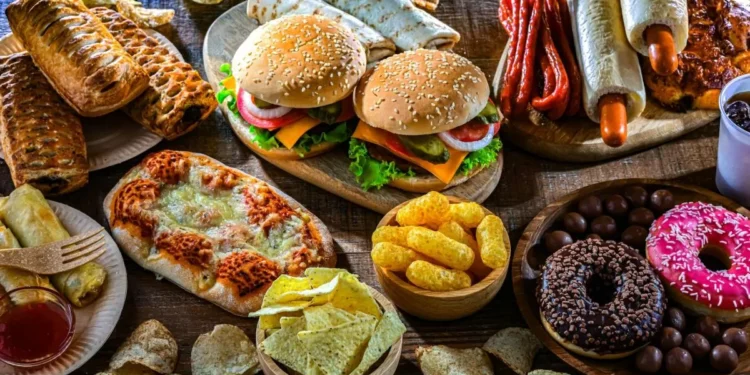 España triplica el consumo de ultraprocesados en 20 años y se aleja de la moderación mediterránea