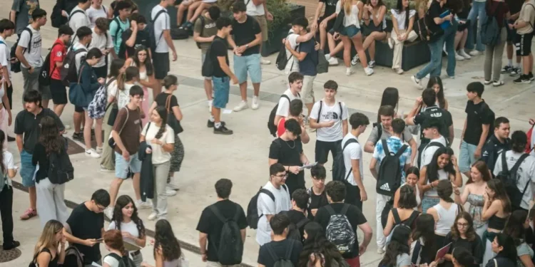 Escuchad, jovencitos