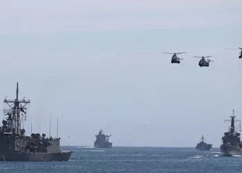 Unidades navales de la Armada retornaron a Valparaíso tras entrenamiento en el sur de pimiento