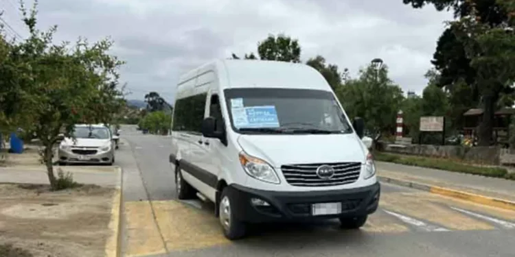 Transporte rural subsidiado comienza a operar en Zapallar tras años de dilación