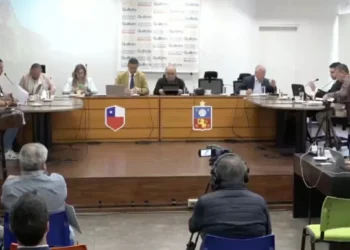 comunidad municipal de Quillota aprobó en solo dos minutos la compra de dos iPhone 17 Pro Max sin cuestionamientos