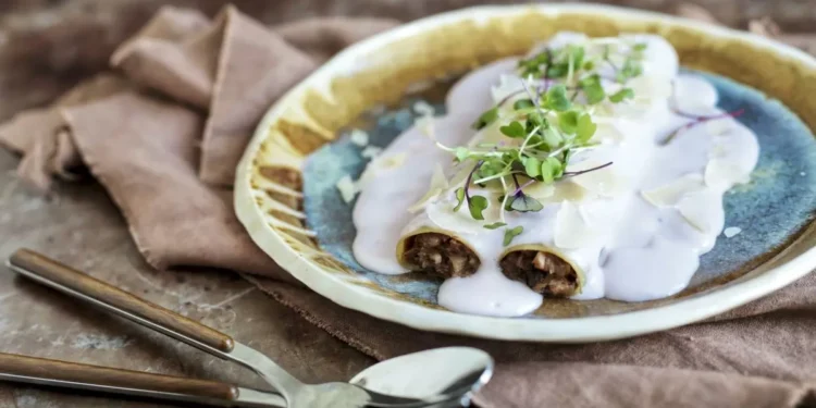 Prepara estos deliciosos canelones de carrillera melosa con bechamel de boniato morado
