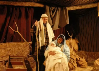 Cosiendo túnicas a toda máquina