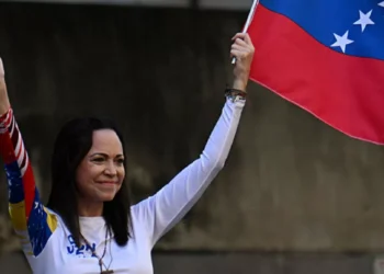 María Corina Machado llega a Oslo y hace su primera aparición pública