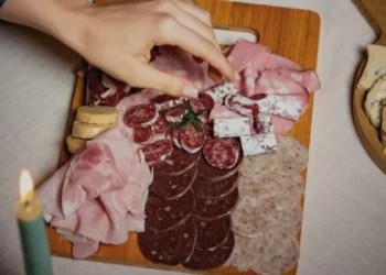 El Govern impulsa pincho campaña para promocionar el consumo de carne de cerdo durante estas fiestas