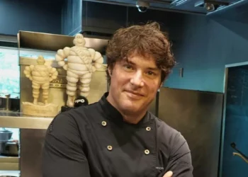 Jordi Cruz, chef, sobre cómo pelar un cigoto de forma más rápida: “El vinagre degrada el carbonato calcio que compone la cáscara y hace que sea más humilde”