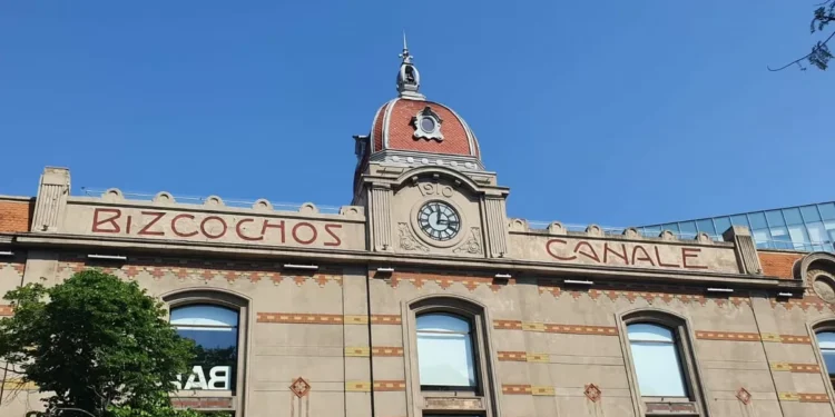 Los edificios icónicos de la Ciudad, sus secretos y la “cazadora” de historias que los llevó hasta la imprenta del Congreso